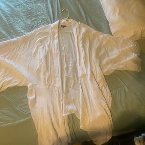 Kimono sleeve flowy white cardigan